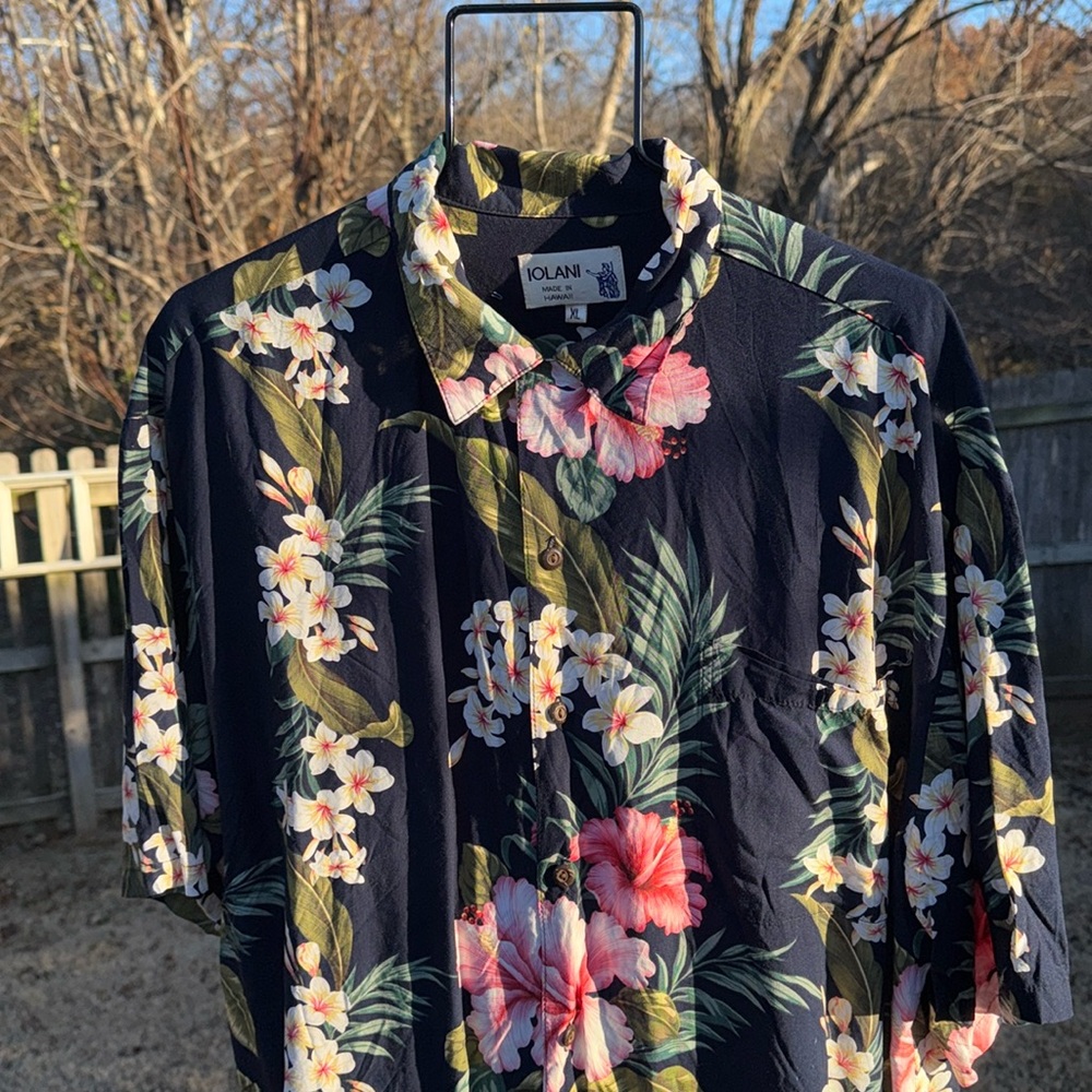 Vintage Iolani  xl navy blue Hawaiian Shirt Made in Hawaii As is 1 Hole
